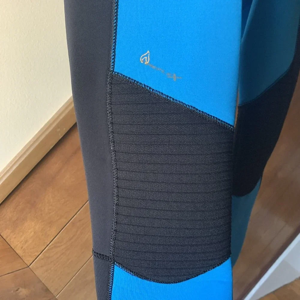 Agent 18 Surfing Wetsuit Size XS Men's 3/2 mm Blue Full‎ Suit Agent Eighteen